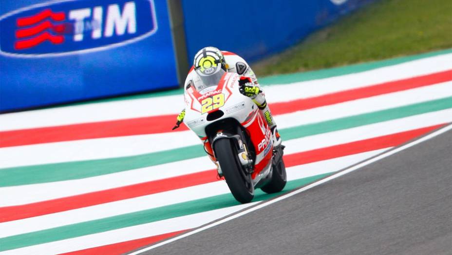 O também italiano Andrea Iannone ficou com o terceiro tempo | <a href="https://preprod.quatrorodas.abril.com.br/moto/noticias/motogp-marquez-lidera-treinos-mugello-784616.shtml" rel="migration">Leia mais</a>