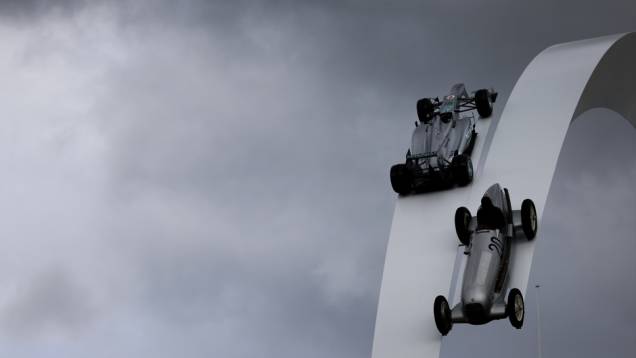 Se você gostou da primeira parte da nossa galeria do Festival de Goodwood 2014, não perca a sequência, com mais carros e personalidades do mundo automotivo! | <a href="https://preprod.quatrorodas.abril.com.br/galerias/especiais/festival-goodwood-2014-parte-1-78749" rel="migration"></a> Se você gostou da primeira parte da nossa galeria do Festival de Goodwood 2014, não perca a sequência, com mais carros e personalidades do mundo automotivo! | <a href="https://preprod.quatrorodas.abril.com.br/galerias/especiais/festival-goodwood-2014-parte-1-78749" rel="migration"></a>