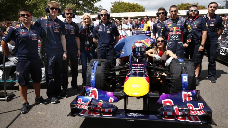 O suíço atualmente é o terceiro piloto da equipe Red Bull de F-1 | <a href="https://preprod.quatrorodas.abril.com.br/galerias/especiais/festival-goodwood-2014-parte-1-787499.shtml" rel="migration">Parte 1</a>