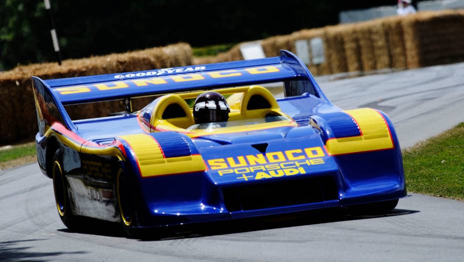 Quanto aos protótipos, que tal este belo Porsche 917/30? | <a href="https://preprod.quatrorodas.abril.com.br/galerias/especiais/festival-goodwood-2014-parte-1-787499.shtml" rel="migration">Parte 1</a>