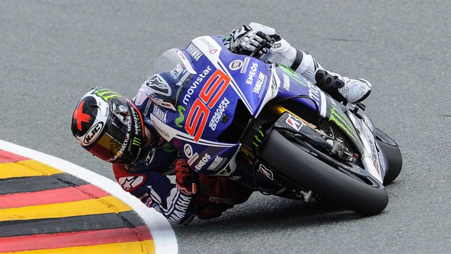 Jorge Lorenzo | <a href="https://preprod.quatrorodas.abril.com.br/moto/noticias/motogp-espargaro-mais-rapido-alemanha-790638.shtml" rel="migration">Leia mais</a> Jorge Lorenzo | <a href="https://preprod.quatrorodas.abril.com.br/moto/noticias/motogp-espargaro-mais-rapido-alemanha-790638.shtml" rel="migration">Leia mais</a>