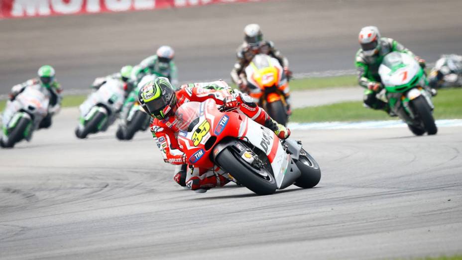 Cal Crutchlow conquistou o oitavo lugar | <a href="https://preprod.quatrorodas.abril.com.br/moto/noticias/motogp-marquez-vence-prova-indianapolis-795057.shtml" rel="migration">Leia mais</a>