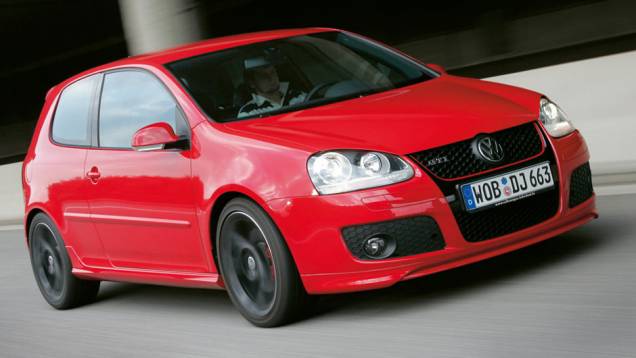 O GTI tinha o motor 2.0 turbinado com 200 cv, o mesmo empregado em outros modelos da gama, como Passat e Tiguan | <a href="https://preprod.quatrorodas.abril.com.br/carros/lancamentos/volkswagen-golf-vii-749855.shtml" rel="migration">Mais sobre o novo Golf no Brasil</a> | O GTI tinha o motor 2.0 turbinado com 200 cv, o mesmo empregado em outros modelos da gama, como Passat e Tiguan | <a href="https://preprod.quatrorodas.abril.com.br/carros/lancamentos/volkswagen-golf-vii-749855.shtml" rel="migration">Mais sobre o novo Golf no Brasil</a> |