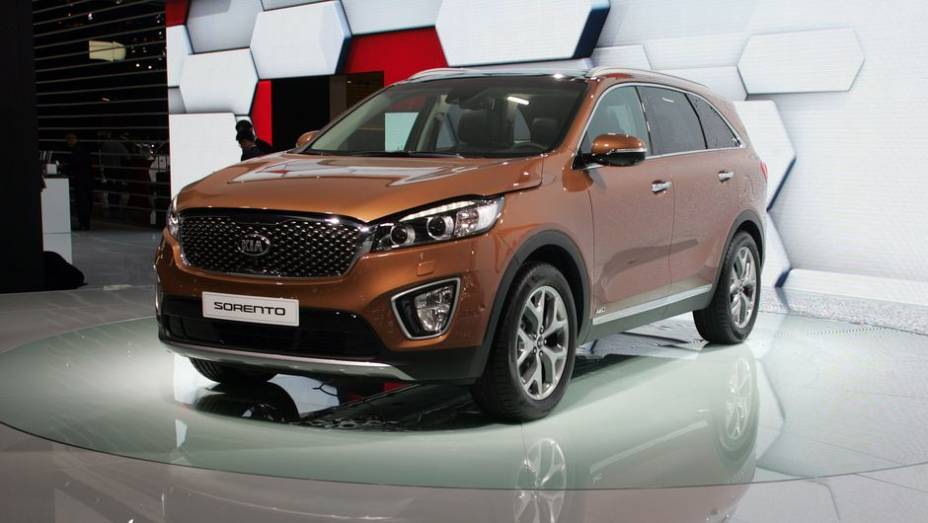 Kia Sorento | <a href="https://preprod.quatrorodas.abril.com.br/noticias/saloes/paris-2014/kia-sorento-sera-apresentado-salao-paris-798452.shtml" rel="migration">Leia mais</a> | <a href="https://preprod.quatrorodas.abril.com.br/galerias/saloes/paris/2014/direto-paris-2014-parte-1-803949.s" rel="migration"></a>