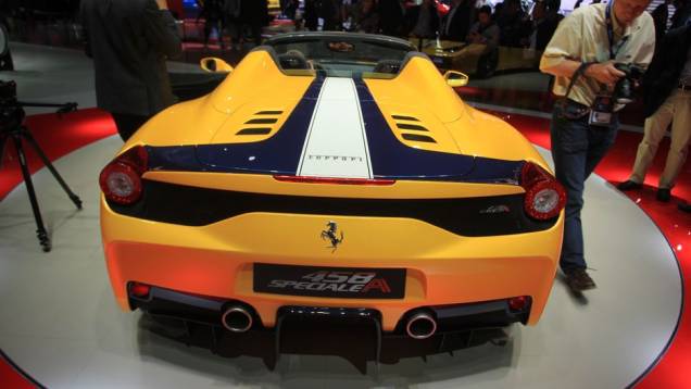 Ferrari 458 Speciale A | <a href="https://preprod.quatrorodas.abril.com.br/noticias/saloes/paris-2014/ferrari-divulga-imagens-458-speciale-aperta-802402.shtml" rel="migration">Leia mais</a> | <a href="https://preprod.quatrorodas.abril.com.br/galerias/saloes/paris/2014/direto-paris-2014-pa" rel="migration"></a> Ferrari 458 Speciale A | <a href="https://preprod.quatrorodas.abril.com.br/noticias/saloes/paris-2014/ferrari-divulga-imagens-458-speciale-aperta-802402.shtml" rel="migration">Leia mais</a> | <a href="https://preprod.quatrorodas.abril.com.br/galerias/saloes/paris/2014/direto-paris-2014-pa" rel="migration"></a>