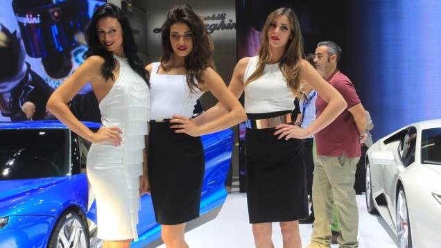 Confira as fotos das mais belas garotas do Salão de Paris de 2014! | <a href="https://preprod.quatrorodas.abril.com.br/noticias/saloes/paris-2014/" rel="migration">Tudo sobre o Salão de Paris</a> Confira as fotos das mais belas garotas do Salão de Paris de 2014! | <a href="https://preprod.quatrorodas.abril.com.br/noticias/saloes/paris-2014/" rel="migration">Tudo sobre o Salão de Paris</a>