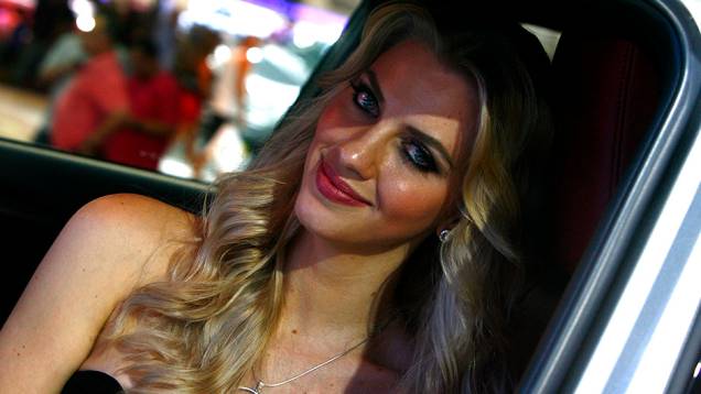 As mais belas garotas dos estandes do Salão do Automóvel na edição de 2014 | <a href="https://preprod.quatrorodas.abril.com.br/salao-do-automovel/2014/" rel="migration">Tudo sobre o Salão do Automóvel 2014</a> As mais belas garotas dos estandes do Salão do Automóvel na edição de 2014 | <a href="https://preprod.quatrorodas.abril.com.br/salao-do-automovel/2014/" rel="migration">Tudo sobre o Salão do Automóvel 2014</a>