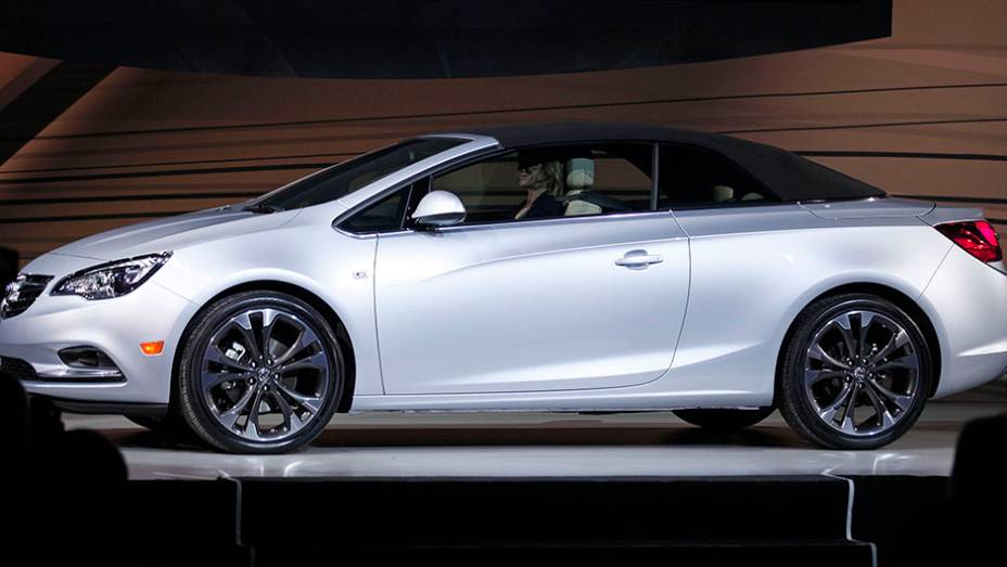 Buick Cascada | <a href="https://preprod.quatrorodas.abril.com.br/noticias/saloes/detroit-2015/buick-mostra-conversivel-cascada-824202.shtml" rel="migration">Leia mais</a> | <a href="https://preprod.quatrorodas.abril.com.br/galerias/saloes/detroit-2015/1o-dia-salao-detroit-824981.shtml" rel="migration">Veja</a>