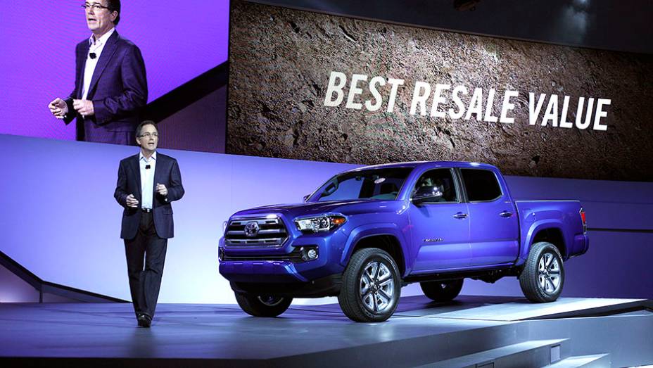 Toyota Tacoma | <a href="https://preprod.quatrorodas.abril.com.br/noticias/saloes/detroit-2015/toyota-desvenda-tacoma-2016-825020.shtml" rel="migration">Leia mais</a> | <a href="https://preprod.quatrorodas.abril.com.br/galerias/saloes/detroit-2015/1o-dia-salao-detroit-824981.shtml" rel="migration">Veja a pri</a>