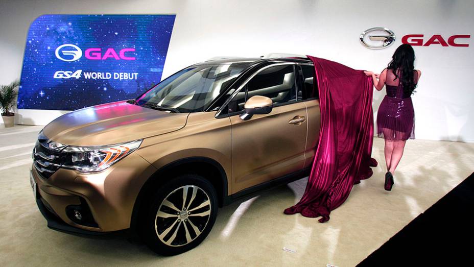 GAC GS4 | <a href="https://preprod.quatrorodas.abril.com.br/galerias/saloes/detroit-2015/1o-dia-salao-detroit-824981.shtml" rel="migration">Veja a primeira parte</a> GAC GS4 | <a href="https://preprod.quatrorodas.abril.com.br/galerias/saloes/detroit-2015/1o-dia-salao-detroit-824981.shtml" rel="migration">Veja a primeira parte</a>