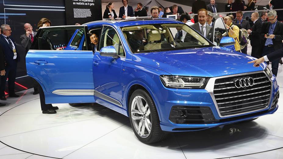 Audi Q7 | <a href="https://preprod.quatrorodas.abril.com.br/noticias/saloes/detroit-2015/vazam-imagens-novo-audi-q7-820180.shtml" rel="migration">Leia mais</a> | <a href="https://preprod.quatrorodas.abril.com.br/galerias/saloes/detroit-2015/1o-dia-salao-detroit-824981.shtml" rel="migration">Veja a primeira p</a>