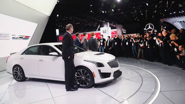 Cadillac CTS-V | <a href="https://preprod.quatrorodas.abril.com.br/noticias/saloes/detroit-2015/cadillac-revela-novo-cts-v-820740.shtml" rel="migration">Leia mais</a> | <a href="https://preprod.quatrorodas.abril.com.br/galerias/saloes/detroit-2015/1o-dia-salao-detroit-824981.shtml" rel="migration">Veja a pri</a> Cadillac CTS-V | <a href="https://preprod.quatrorodas.abril.com.br/noticias/saloes/detroit-2015/cadillac-revela-novo-cts-v-820740.shtml" rel="migration">Leia mais</a> | <a href="https://preprod.quatrorodas.abril.com.br/galerias/saloes/detroit-2015/1o-dia-salao-detroit-824981.shtml" rel="migration">Veja a pri</a>