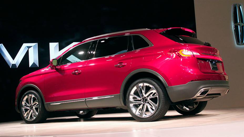 Lincoln MKX | <a href="https://preprod.quatrorodas.abril.com.br/noticias/saloes/detroit-2015/lincoln-revela-crossover-mkx-2016-825300.shtml" rel="migration">Leia mais</a> | <a href="https://preprod.quatrorodas.abril.com.br/galerias/saloes/detroit-2015/1o-dia-salao-detroit-824981.shtml" rel="migration">Veja a</a>