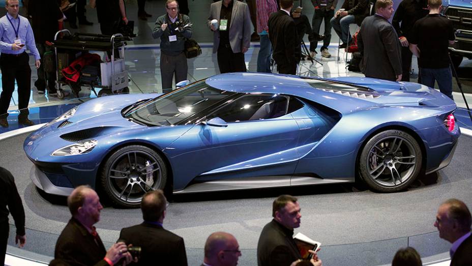 Ford GT concept | <a href="https://preprod.quatrorodas.abril.com.br/noticias/saloes/detroit-2015/ford-gt-concept-mostrado-detroit-824580.shtml" rel="migration">Leia mais</a> | <a href="https://preprod.quatrorodas.abril.com.br/galerias/saloes/detroit-2015/1o-dia-salao-detroit-824981.shtml" rel="migration">Vej</a>