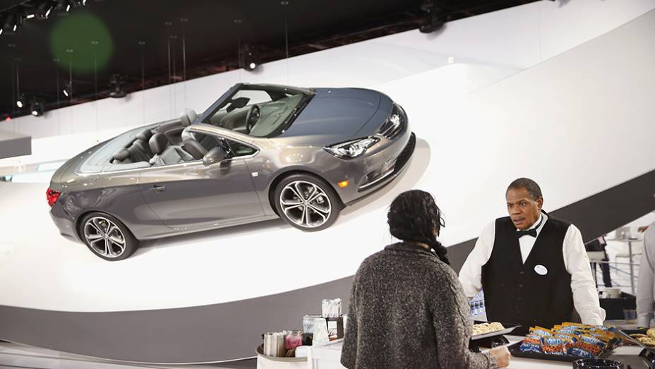 Buick Cascada | <a href="https://preprod.quatrorodas.abril.com.br/noticias/saloes/detroit-2015/buick-mostra-conversivel-cascada-824202.shtml" rel="migration">Leia mais</a> | <a href="https://preprod.quatrorodas.abril.com.br/galerias/saloes/detroit-2015/1o-dia-salao-detroit-824981.shtml" rel="migration">Veja</a>