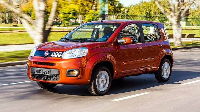 PRESENTE: Fiat Novo Uno - Linhas mais modernas, apelo junto aos jovens e itens de série em dia com o mercado era a proposta dele quando estreou, em 2010. Recebeu uma atualização, mas começa a perder fôlego nas vendas PRESENTE: Fiat Novo Uno - Linhas mais modernas, apelo junto aos jovens e itens de série em dia com o mercado era a proposta dele quando estreou, em 2010. Recebeu uma atualização, mas começa a perder fôlego nas vendas