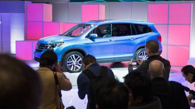 Honda Pilot | <a href="https://preprod.quatrorodas.abril.com.br/noticias/fabricantes/honda-divulga-imagens-pilot-2016-835540.shtml" rel="migration">Leia mais</a> Honda Pilot | <a href="https://preprod.quatrorodas.abril.com.br/noticias/fabricantes/honda-divulga-imagens-pilot-2016-835540.shtml" rel="migration">Leia mais</a>