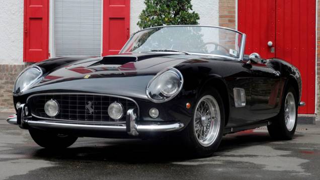 5º - Ferrari 250 GT SWB California Spider (1961); arrematada por US$ 18.500.00 em fevereiro de 2015 5º - Ferrari 250 GT SWB California Spider (1961); arrematada por US$ 18.500.00 em fevereiro de 2015