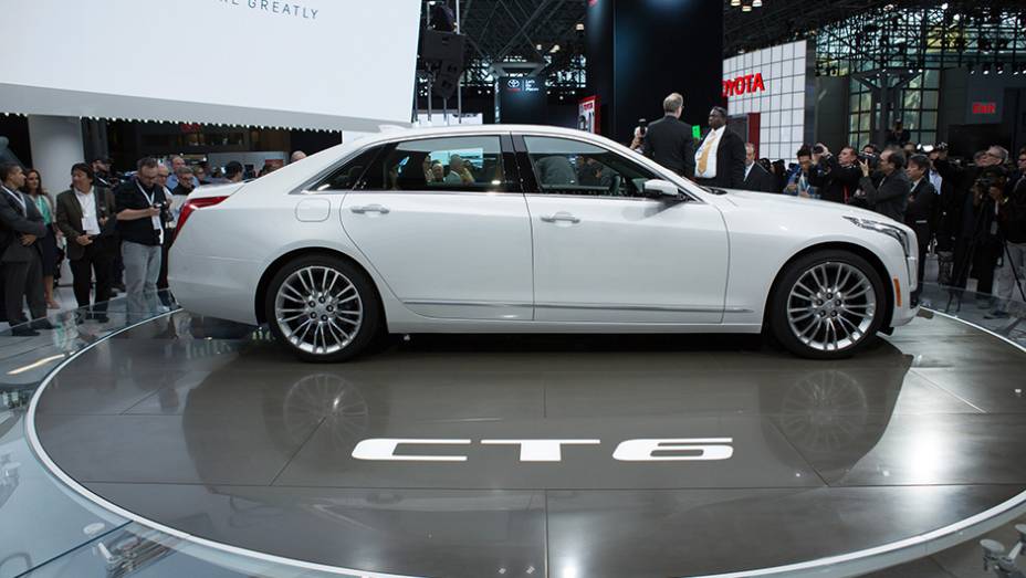 Cadillac CT6 | <a href="https://preprod.quatrorodas.abril.com.br/noticias/saloes/new-york-2015/cadillac-ct6-surge-nova-iorque-852261.shtml" target="_blank" rel="migration">Leia mais</a>