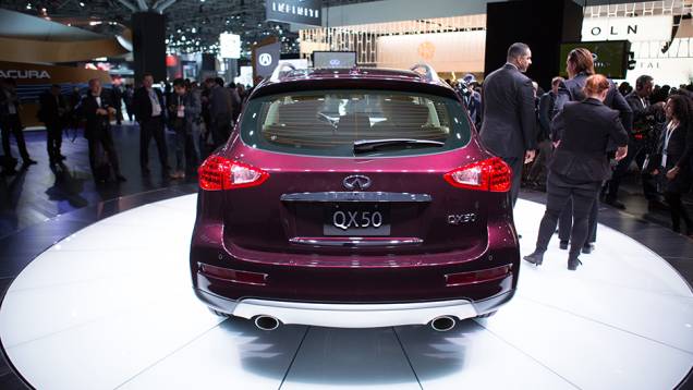 Infiniti QX50 | <a href="https://preprod.quatrorodas.abril.com.br/noticias/saloes/new-york-2015/infiniti-revela-qx50-2016-entre-eixos-alongado-852420.shtml" target="_blank" rel="migration">Leia mais</a> Infiniti QX50 | <a href="https://preprod.quatrorodas.abril.com.br/noticias/saloes/new-york-2015/infiniti-revela-qx50-2016-entre-eixos-alongado-852420.shtml" target="_blank" rel="migration">Leia mais</a>