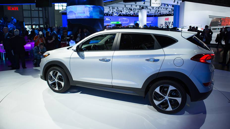 Hyundai Tucson | <a href="https://preprod.quatrorodas.abril.com.br/noticias/saloes/new-york-2015/hyundai-mostra-tucson-mercado-norte-americano-852540.shtml" target="_blank" rel="migration">Leia mais</a>