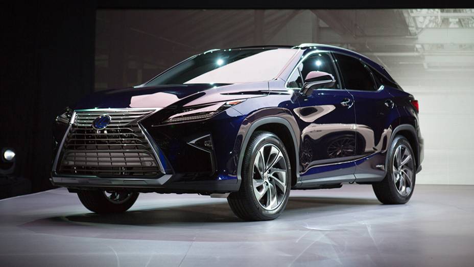 Lexus RX | <a href="https://preprod.quatrorodas.abril.com.br/noticias/saloes/new-york-2015/lexus-revela-quarta-geracao-rx-852381.shtml" target="_blank" rel="migration">Leia mais</a>