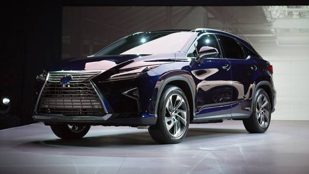 Lexus RX | <a href="https://preprod.quatrorodas.abril.com.br/noticias/saloes/new-york-2015/lexus-revela-quarta-geracao-rx-852381.shtml" target="_blank" rel="migration">Leia mais</a> Lexus RX | <a href="https://preprod.quatrorodas.abril.com.br/noticias/saloes/new-york-2015/lexus-revela-quarta-geracao-rx-852381.shtml" target="_blank" rel="migration">Leia mais</a>