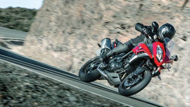 O modelo chega para suceder a versão 1050 | <a href="https://preprod.quatrorodas.abril.com.br/moto/noticias/triumph-revela-tiger-sport-731104.shtml" rel="migration">Leia mais</a> O modelo chega para suceder a versão 1050 | <a href="https://preprod.quatrorodas.abril.com.br/moto/noticias/triumph-revela-tiger-sport-731104.shtml" rel="migration">Leia mais</a>