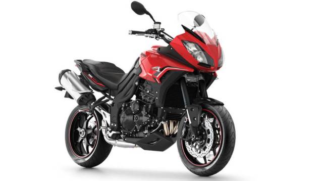 A novidade estará disponível na Europa ainda nesse semestre, nas cores branca ou vermelha | <a href="%20https://preprod.quatrorodas.abril.com.br/moto/noticias/triumph-revela-tiger-sport-731104.shtml" rel="migration">Leia mais</a> A novidade estará disponível na Europa ainda nesse semestre, nas cores branca ou vermelha | <a href="%20https://preprod.quatrorodas.abril.com.br/moto/noticias/triumph-revela-tiger-sport-731104.shtml" rel="migration">Leia mais</a>