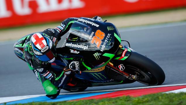 Bradley Smith foi bem e marcou uma ótima quarta posição. | <a href="https://preprod.quatrorodas.abril.com.br/moto/noticias/marquez-crava-nona-pole-ano-796969.shtml" rel="migration">Leia mais</a> Bradley Smith foi bem e marcou uma ótima quarta posição. | <a href="https://preprod.quatrorodas.abril.com.br/moto/noticias/marquez-crava-nona-pole-ano-796969.shtml" rel="migration">Leia mais</a>
