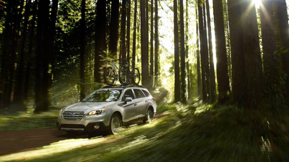 Subaru Outback 2015 começará a ser vendido nos Estados Unidos no fim deste ano. | <a href="https://preprod.quatrorodas.abril.com.br/noticias/saloes/new-york-2014/subaru-revela-outback-2015-nova-york-780160.shtml" rel="migration">Leia mais</a>