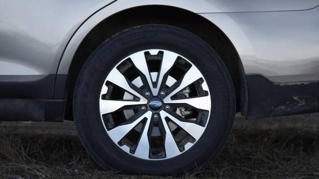 Rodas de liga leve de 17 ou 18 polegadas estão presentes no veículo. | <a href="https://preprod.quatrorodas.abril.com.br/noticias/saloes/new-york-2014/subaru-revela-outback-2015-nova-york-780160.shtml" rel="migration">Leia mais</a> Rodas de liga leve de 17 ou 18 polegadas estão presentes no veículo. | <a href="https://preprod.quatrorodas.abril.com.br/noticias/saloes/new-york-2014/subaru-revela-outback-2015-nova-york-780160.shtml" rel="migration">Leia mais</a>