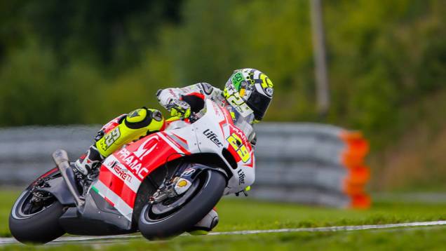 Ianonne fez bela disputa com Dovizioso durante toda a prova. | <a href="https://preprod.quatrorodas.abril.com.br/moto/noticias/pedrosa-quebra-invencibilidade-marquez-797037.shtml" rel="migration">Leia mais</a> Ianonne fez bela disputa com Dovizioso durante toda a prova. | <a href="https://preprod.quatrorodas.abril.com.br/moto/noticias/pedrosa-quebra-invencibilidade-marquez-797037.shtml" rel="migration">Leia mais</a>