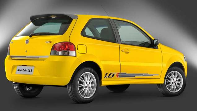 Fiat Palio R: foi boa a intenção de resgatar a sigla do antigo Uno esportivo, mas faltou um motor mais nervoso; felizmente a Fiat não repetiu o vacilo ao lançar o Punto T-Jet Fiat Palio R: foi boa a intenção de resgatar a sigla do antigo Uno esportivo, mas faltou um motor mais nervoso; felizmente a Fiat não repetiu o vacilo ao lançar o Punto T-Jet