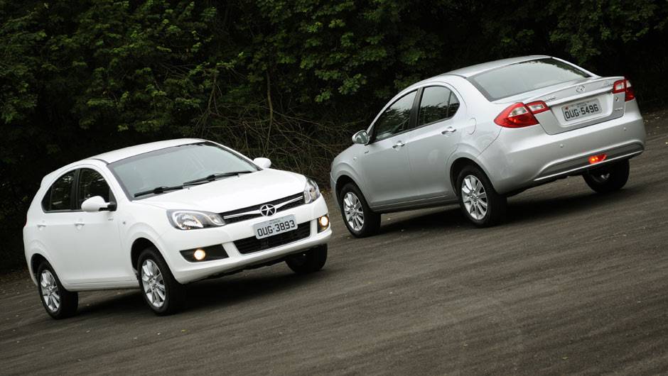 JAC tira J2, J3 e J3 Turin de linha e inclui novo caminhão V260