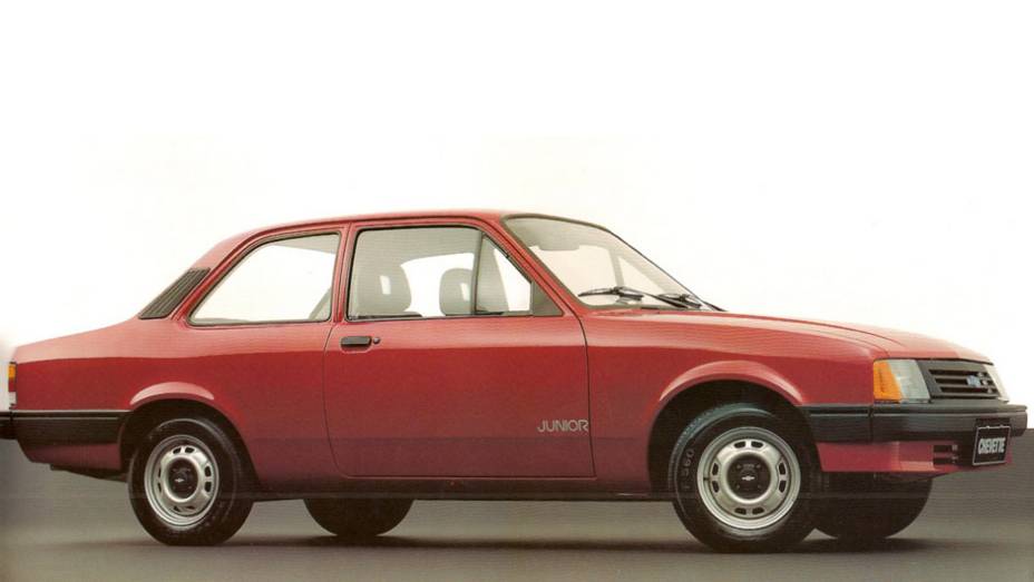 Chevrolet Chevette Junior: esta versão depenada do Chevette foi uma tentativa de resposta ao Uno Mille; equipado com um fraco motor 1.0 de 50 cv, deixou as ruas em 1993, apenas um ano após sua estreia