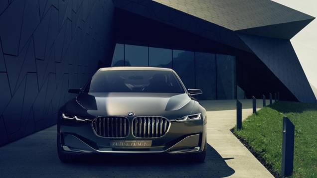 A frente traz a tradicional grade dupla. | <a href="https://preprod.quatrorodas.abril.com.br/noticias/saloes/pequim-2014/bmw-apresentara-conceito-estudo-design-780054.shtml" rel="migration">Leia mais</a> A frente traz a tradicional grade dupla. | <a href="https://preprod.quatrorodas.abril.com.br/noticias/saloes/pequim-2014/bmw-apresentara-conceito-estudo-design-780054.shtml" rel="migration">Leia mais</a>