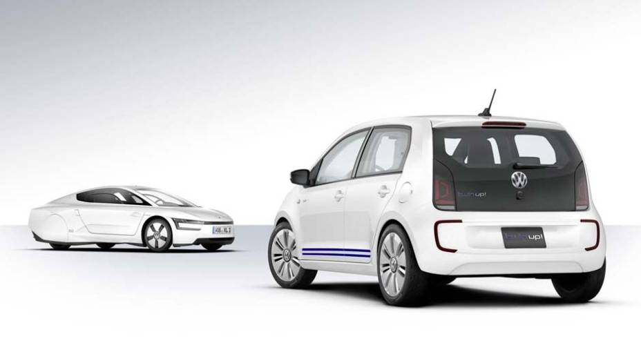 O Twin-Up pode não ser tão econômico quanto o incrível XL1 e seus 100 km/l com um litro de diesel, mas chega perto: 90,9 km/l | <a href="https://preprod.quatrorodas.abril.com.br/noticias/saloes/toquio-2013/volkswagen-anuncia-twin-up-concept-759580.shtml" rel="migration">Leia mais</a>