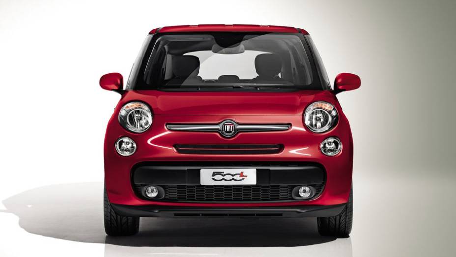 Fiat deve lançar futuramente uma versão de sete lugares | <a href="https://preprod.quatrorodas.abril.com.br/saloes/genebra/2012/fiat-500l-678496.shtml" rel="migration">Leia mais</a>