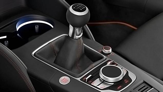 Freio de estacionamento eletromagnético também substitui o freio de mão, utilizado no modelo atual | <a href="https://preprod.quatrorodas.abril.com.br/saloes/genebra/2012/audi-a3-678626.shtml" rel="migration">Leia mais</a> Freio de estacionamento eletromagnético também substitui o freio de mão, utilizado no modelo atual | <a href="https://preprod.quatrorodas.abril.com.br/saloes/genebra/2012/audi-a3-678626.shtml" rel="migration">Leia mais</a>