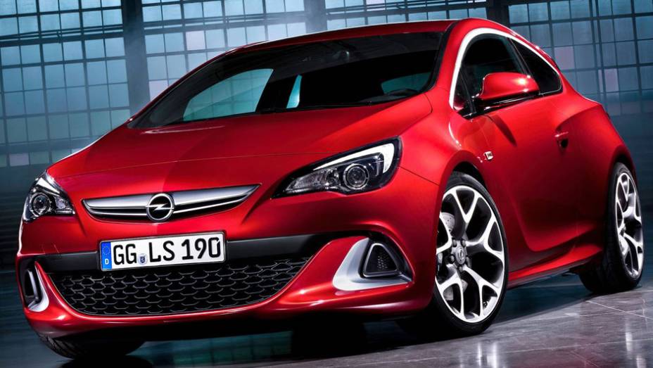 Sua pot&ecirc;ncia &eacute; de 280 cavalos | <a href="https://preprod.quatrorodas.abril.com.br/saloes/genebra/2012/opel-astra-opc-678691.shtml" rel="migration">Leia mais</a>