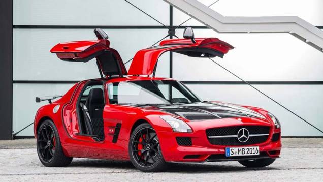 Com suas portas asa de gaivota, o cupê continua chamando atenção por onde passa | <a href="https://preprod.quatrorodas.abril.com.br/noticias/saloes/los-angeles-2013/mercedes-benz-mostra-sls-amg-gt-final-edition-760448.shtml" rel="migration">Leia mais</a> Com suas portas asa de gaivota, o cupê continua chamando atenção por onde passa | <a href="https://preprod.quatrorodas.abril.com.br/noticias/saloes/los-angeles-2013/mercedes-benz-mostra-sls-amg-gt-final-edition-760448.shtml" rel="migration">Leia mais</a>