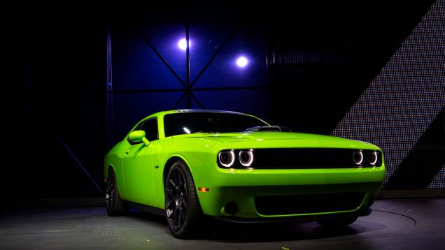 Dogde Challenger 2015 | <a href="https://preprod.quatrorodas.abril.com.br/noticias/saloes/new-york-2014/challenger-reestilizado-apresentado-nova-york-780076.shtml" rel="migration">Leia mais</a> Dogde Challenger 2015 | <a href="https://preprod.quatrorodas.abril.com.br/noticias/saloes/new-york-2014/challenger-reestilizado-apresentado-nova-york-780076.shtml" rel="migration">Leia mais</a>