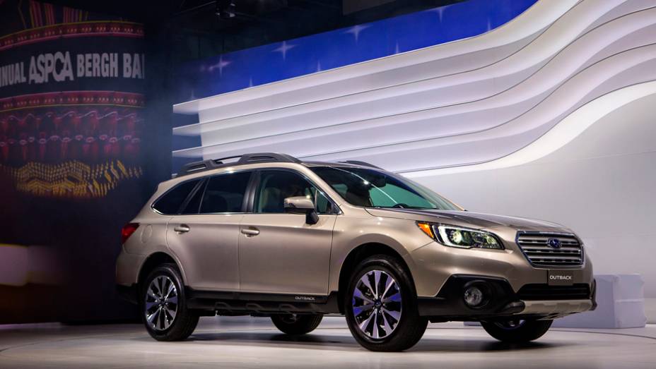 Subaru Outback 2015 | <a href="https://preprod.quatrorodas.abril.com.br/noticias/saloes/new-york-2014/subaru-revela-outback-2015-nova-york-780160.shtml" rel="migration">Leia mais</a>