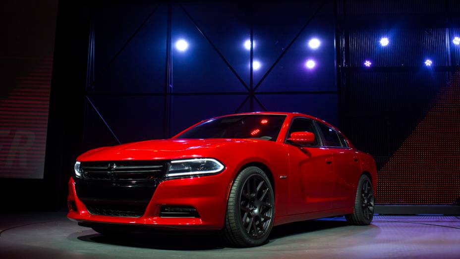 Dogde Charger 2015 | <a href="https://preprod.quatrorodas.abril.com.br/noticias/saloes/new-york-2014/dodge-mostra-charger-2015-nova-york-780063.shtml" rel="migration">Leia mais</a>