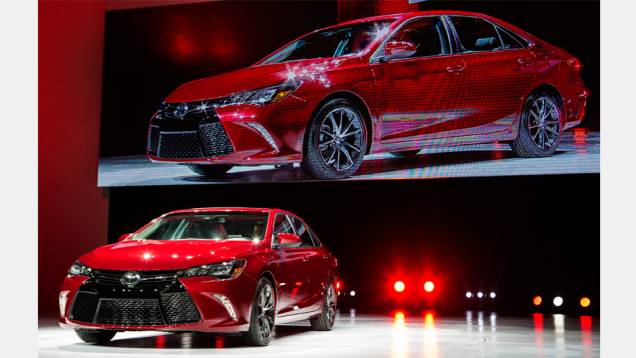 Toyota Camry 2015 | <a href="https://preprod.quatrorodas.abril.com.br/noticias/saloes/new-york-2014/toyota-mostra-novo-camry-779950.shtml" rel="migration">Leia mais</a> Toyota Camry 2015 | <a href="https://preprod.quatrorodas.abril.com.br/noticias/saloes/new-york-2014/toyota-mostra-novo-camry-779950.shtml" rel="migration">Leia mais</a>