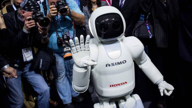 Honda ASIMO | <a href="https://preprod.quatrorodas.abril.com.br/blogs/planeta-carro/2014/04/17/honda-revela-nova-versao-do-asimo/" rel="migration">Leia mais</a> Honda ASIMO | <a href="https://preprod.quatrorodas.abril.com.br/blogs/planeta-carro/2014/04/17/honda-revela-nova-versao-do-asimo/" rel="migration">Leia mais</a>