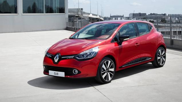 França: Renault Clio: 39.572 unidades, Peugeot 208: 30.100 unidades e Renault Megane: 17.006 unidades França: Renault Clio: 39.572 unidades, Peugeot 208: 30.100 unidades e Renault Megane: 17.006 unidades