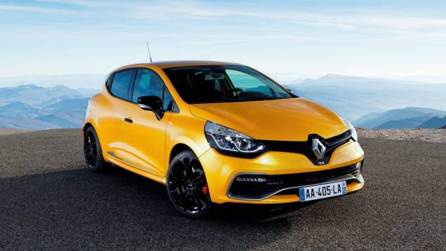 Portugal:Renault Clio: 2.338 unidades, Peugeot 208: 1.974 unidades e Renault Megane: 1.708 unidades Portugal:Renault Clio: 2.338 unidades, Peugeot 208: 1.974 unidades e Renault Megane: 1.708 unidades