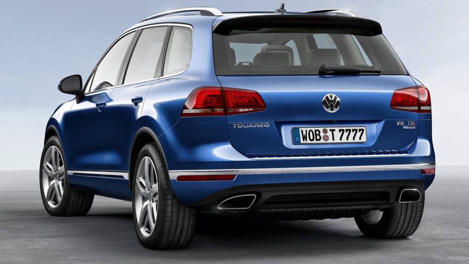 Os para-choques tem novo desenho. | <a href="https://preprod.quatrorodas.abril.com.br/noticias/saloes/pequim-2014/vw-reestiliza-touareg-780066.shtml" rel="migration">Leia mais</a>